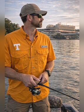 Columbia PFG Tennessee Vols Shirt Mens Medium Orange Fishing Button Up UT Logo